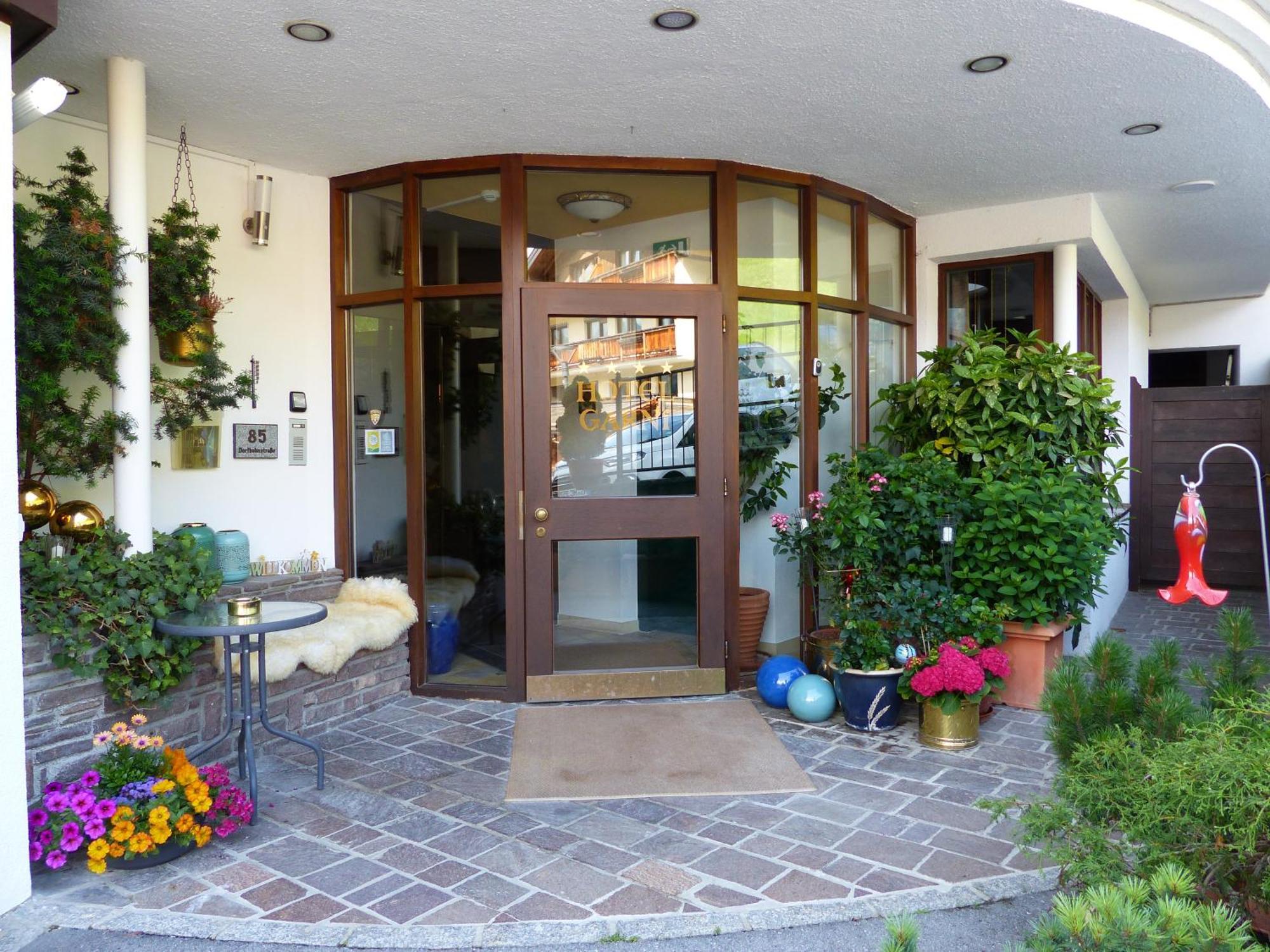 Hotel Garni Zerzer Serfaus Exterior photo